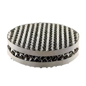 Balenie destilačnej kolóny